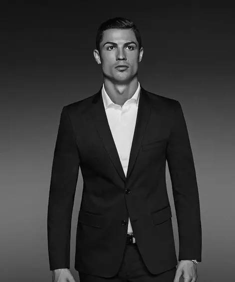 美记：公牛不会主动出击追求字母哥，倾向保留现有阵容（美媒记者称：公牛无意主动追逐字母哥，更愿维持现有班底）