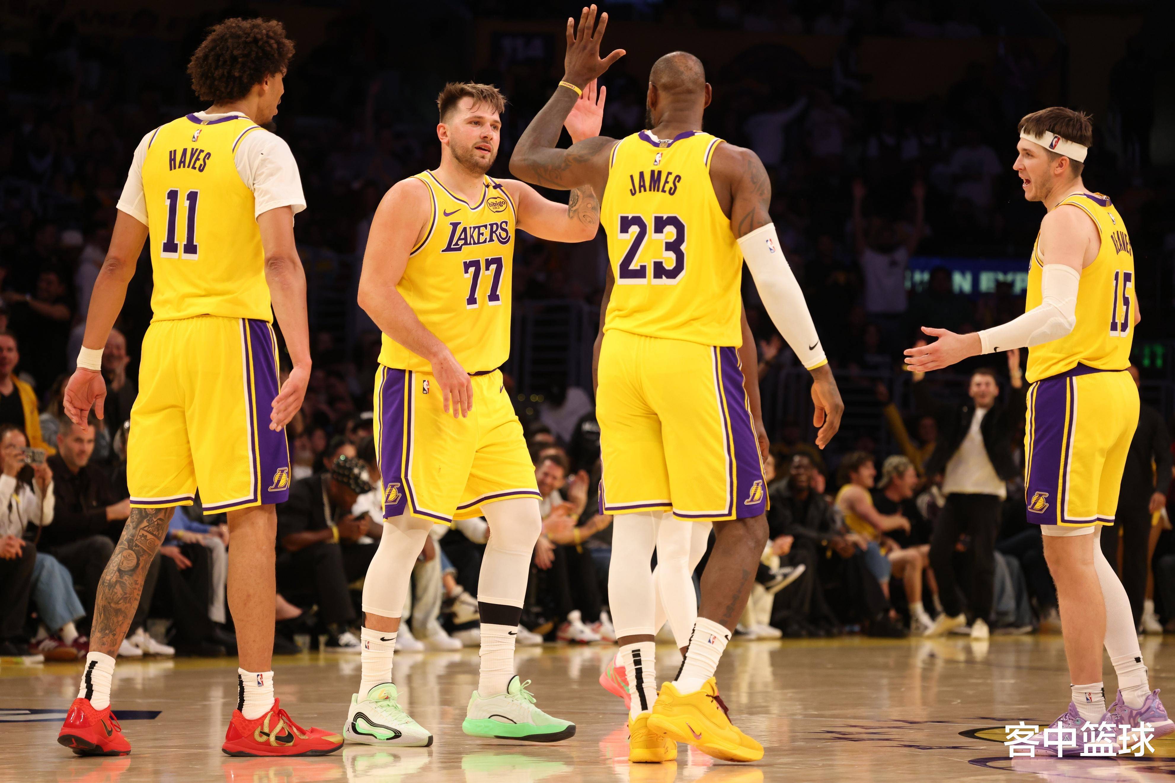 法尔克：拜仁重视巴黎对于帕的兴趣，将为他提供涨薪续约合同（法尔克：拜仁已关注巴黎对帕的追逐，计划以加薪续约留人）