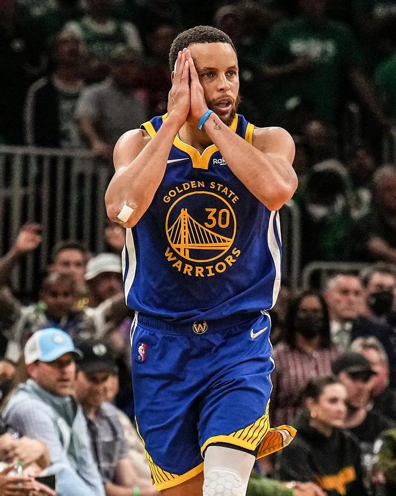 英超战报：曼城2-1战胜切尔西,（英超快讯：曼城2比1力克切尔西）