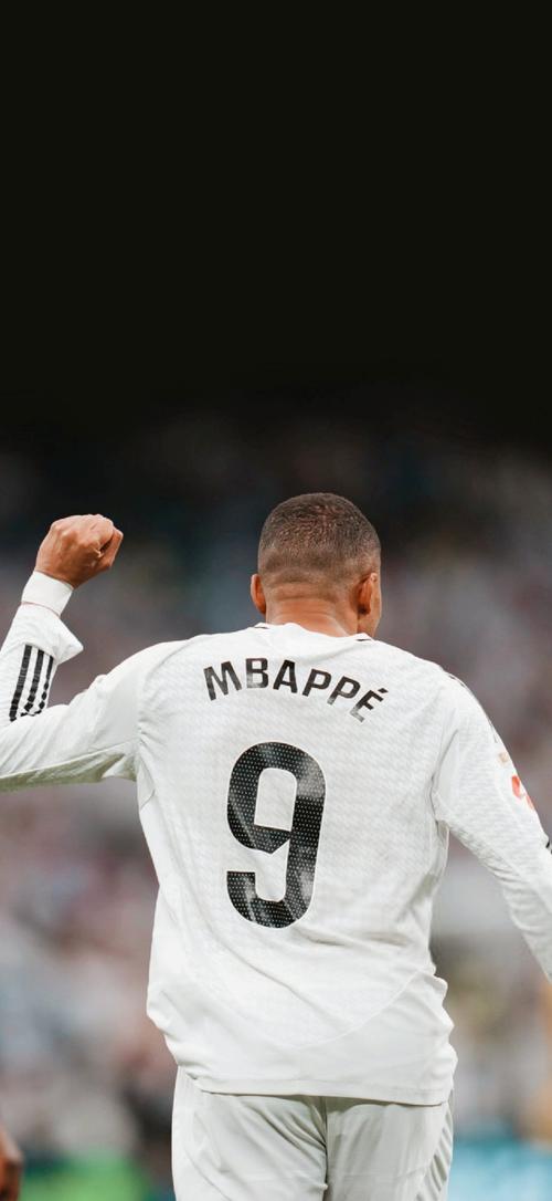 詹姆斯关键助攻锁定胜利（詹姆斯关键助攻锁定胜局）